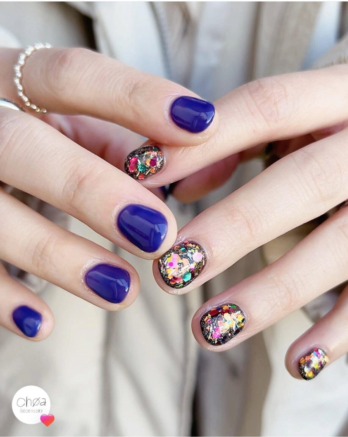 紫とカラフルなネイル